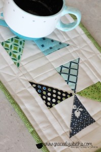 pinwheel mug rug by www.GraceElizabeths.com